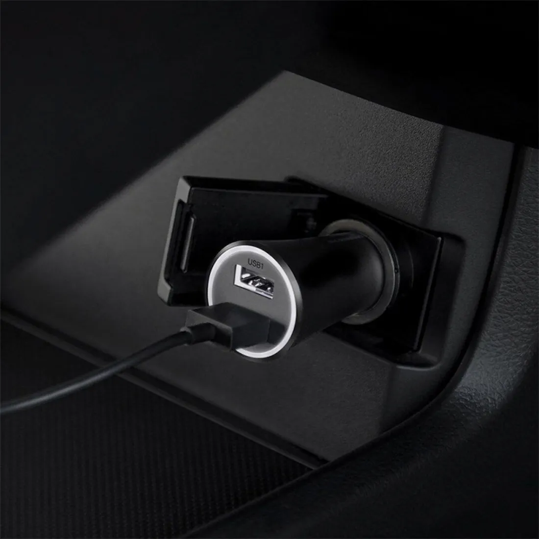 Автомобильное зарядное устройство Mi 37W Dual-Port Car Charger — изображение 3